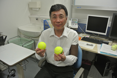 渡辺式　ピーナツ型テニスボールで血圧低下健康法